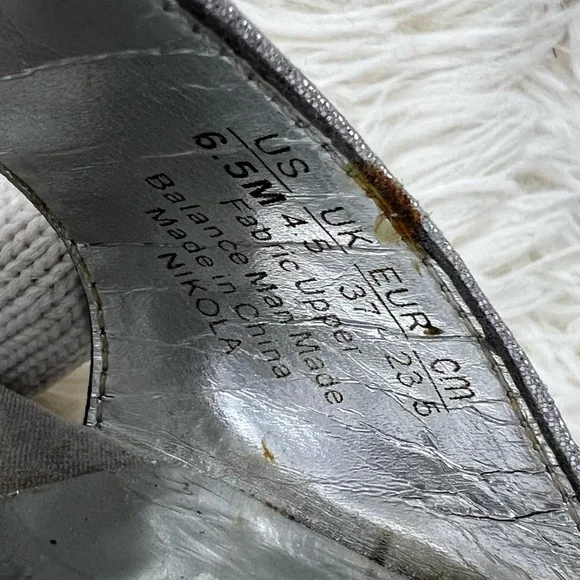 Carlos Santana Heels size 6.5M Silver - Picture 13 of 16
